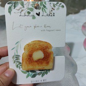 LuLu LaLa Beautiful Unique Toasted Bread Phone Grip Let Your Phone Bloom